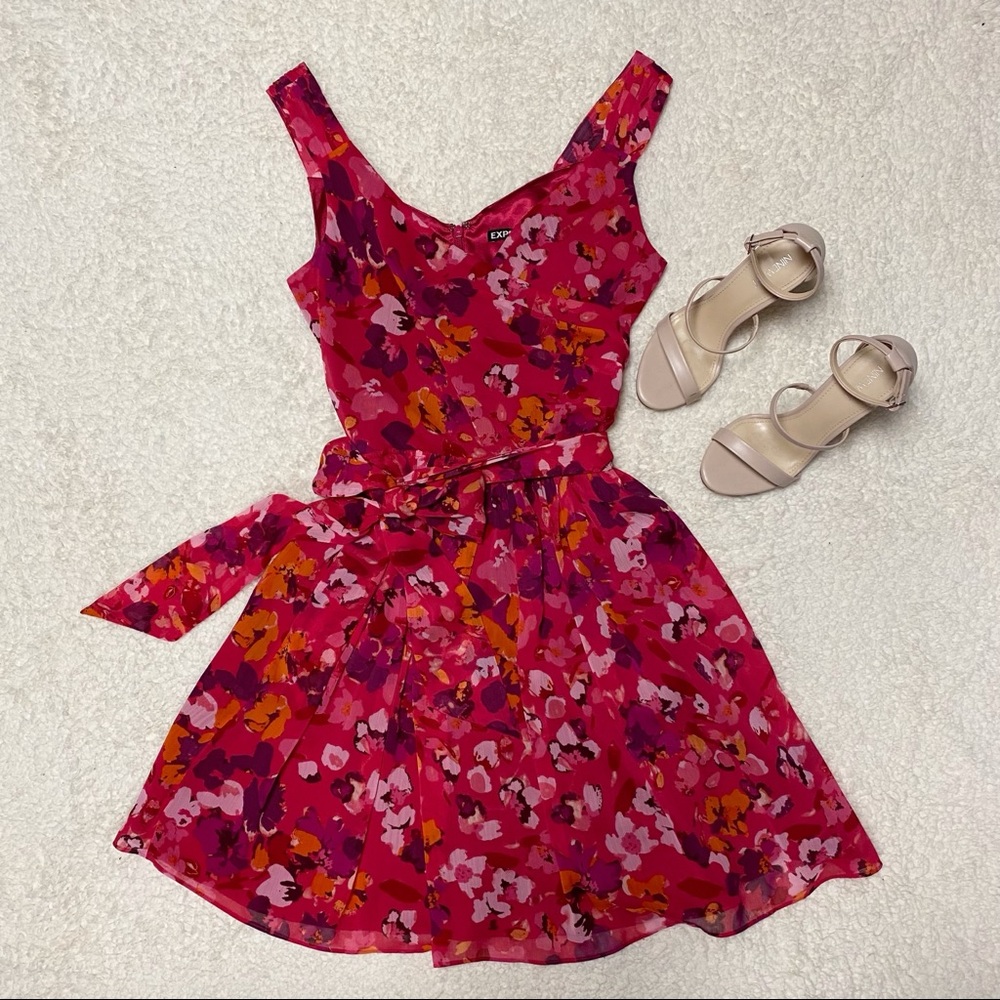 LIKE NEW Express Floral Dress size 8